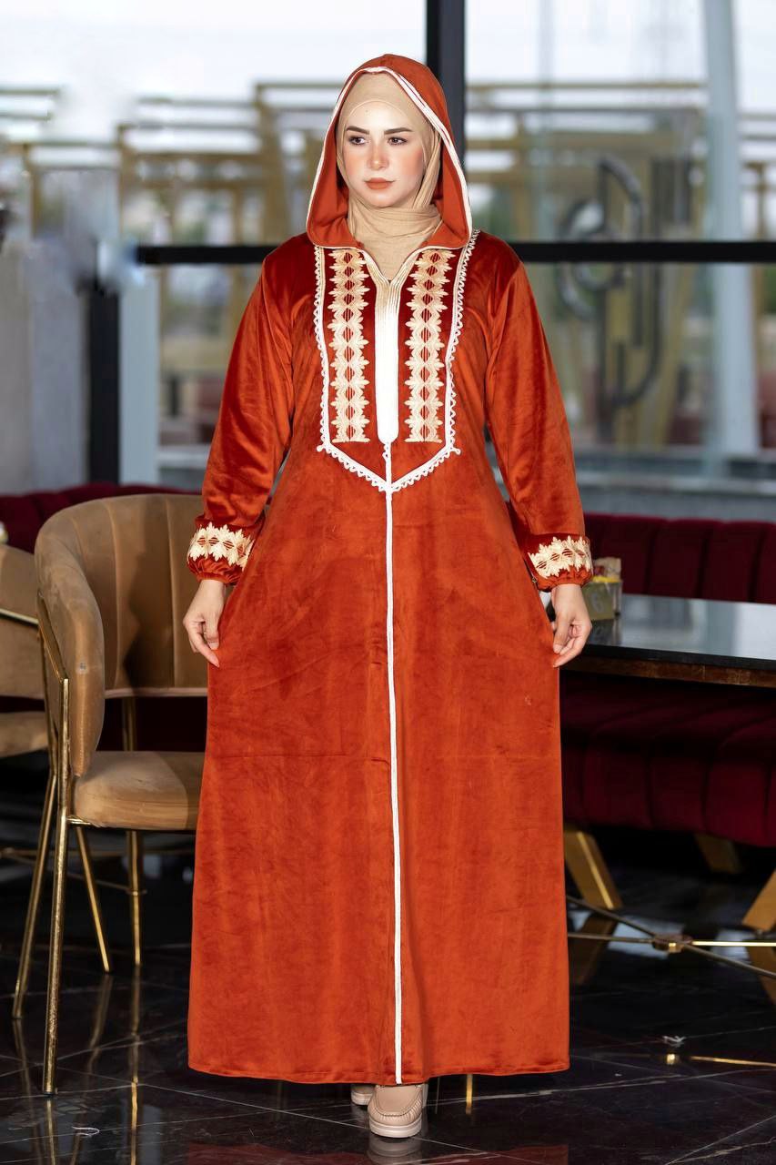 Velvet abaya embroidered with a hood