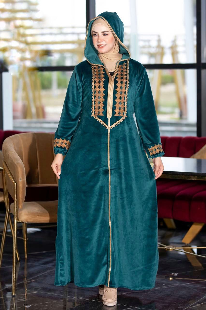 Velvet abaya embroidered with a hood