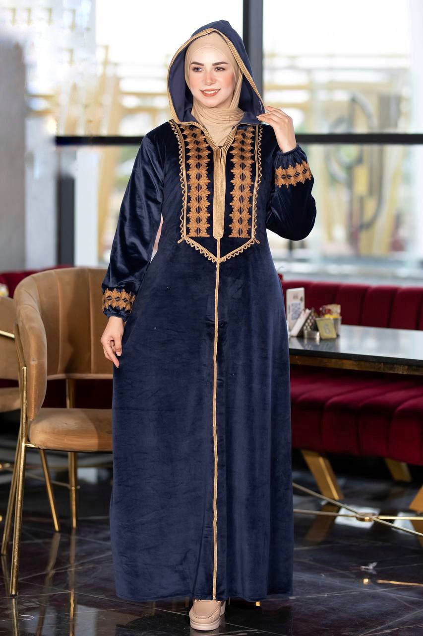 Velvet abaya embroidered with a hood