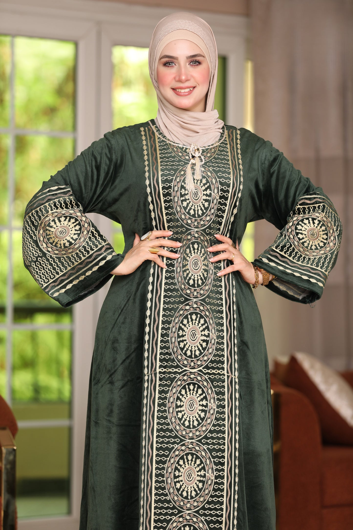 Velvet abaya with lengthwise embroidery