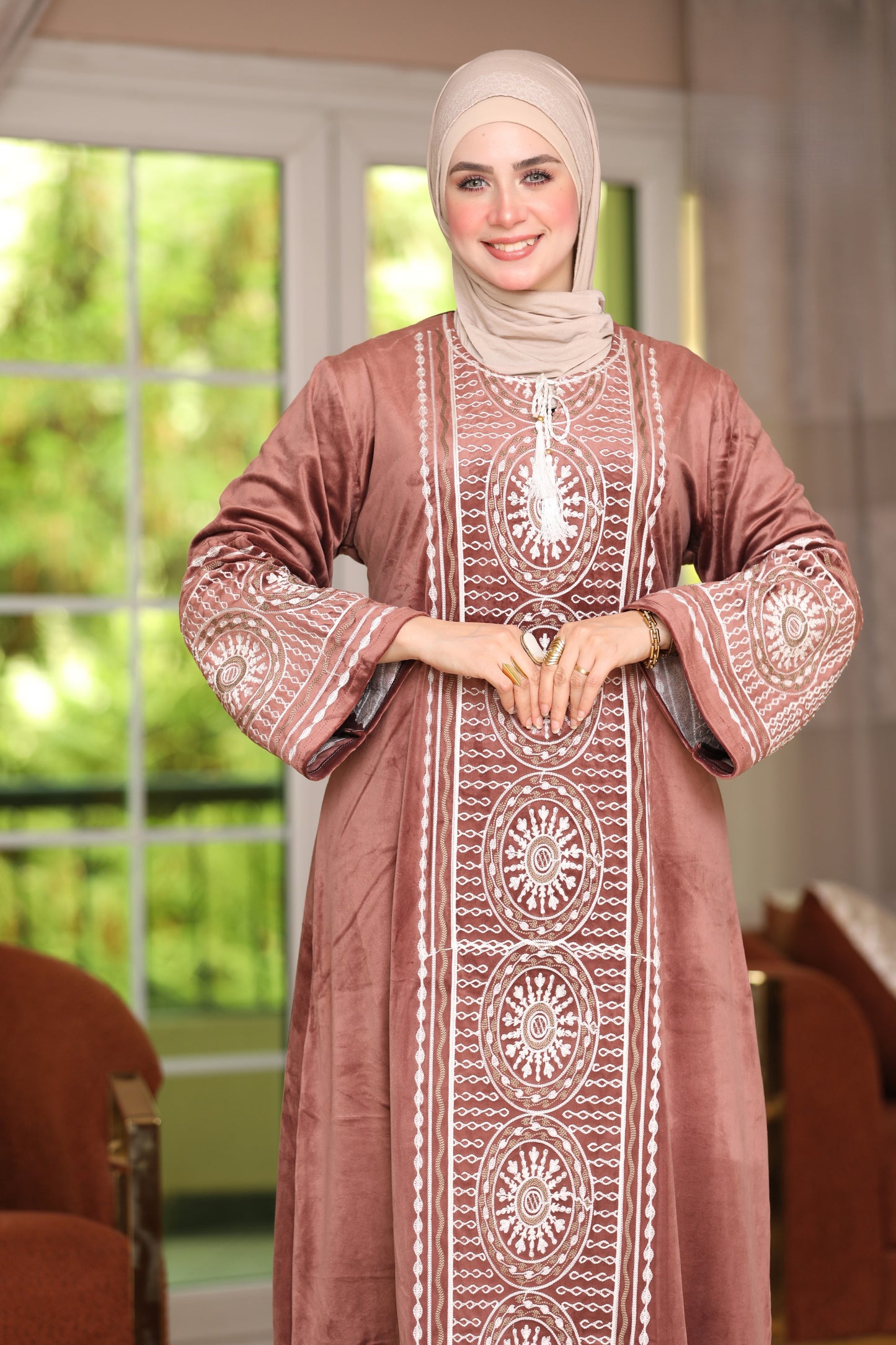 Velvet abaya with lengthwise embroidery