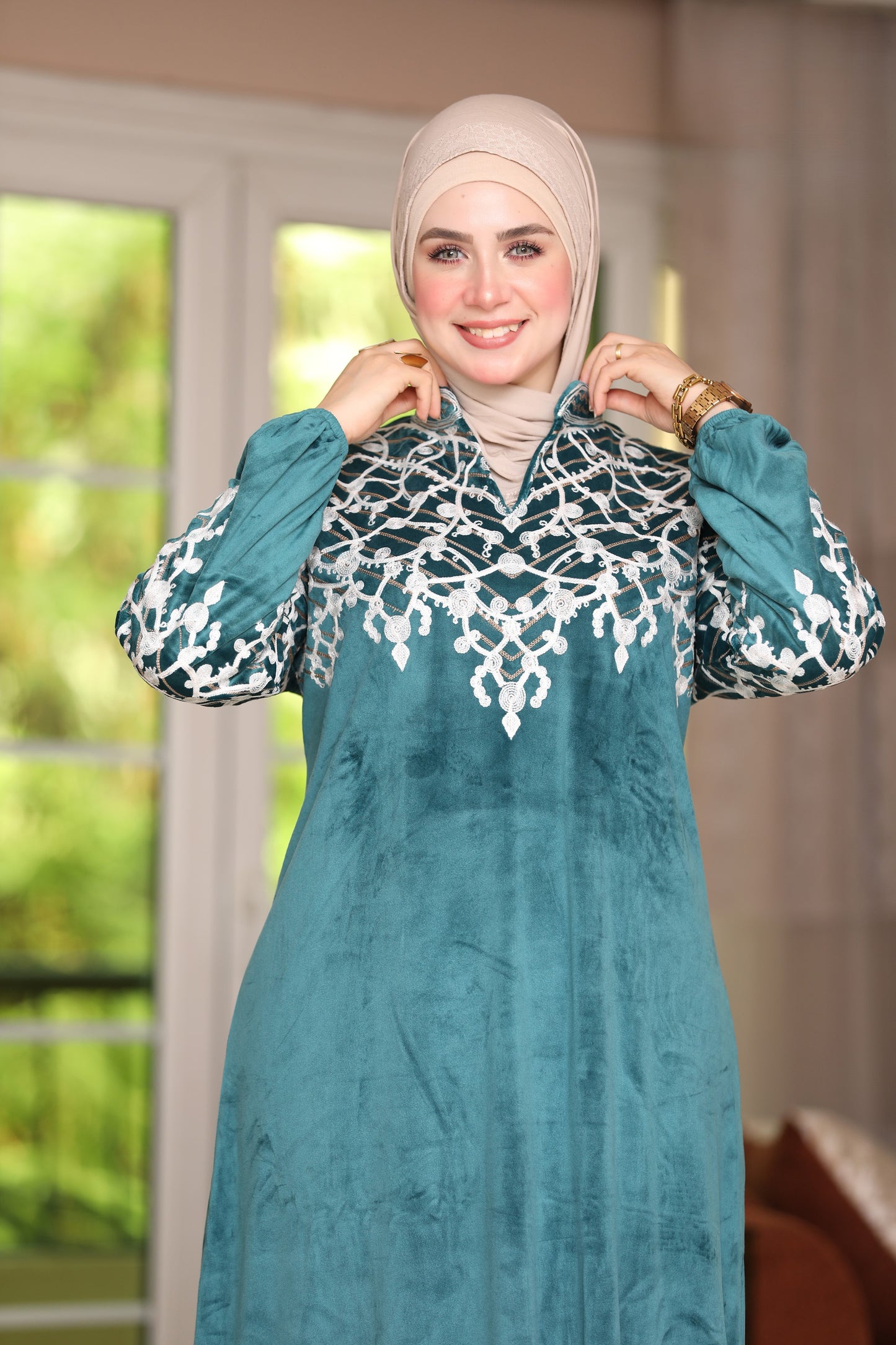 Velvet abaya with mesh embroidery