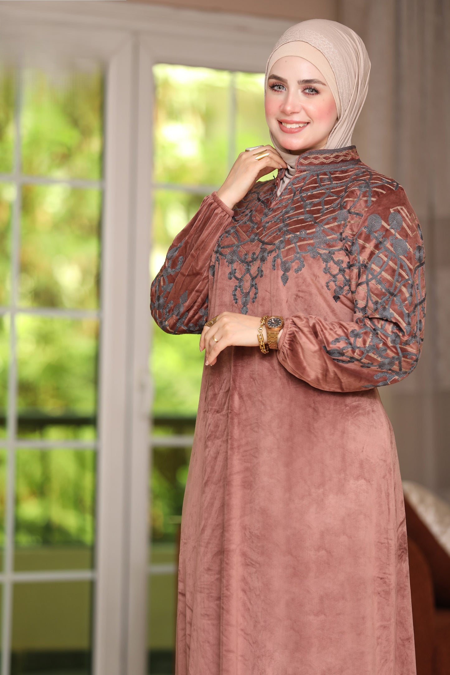 Velvet abaya with mesh embroidery