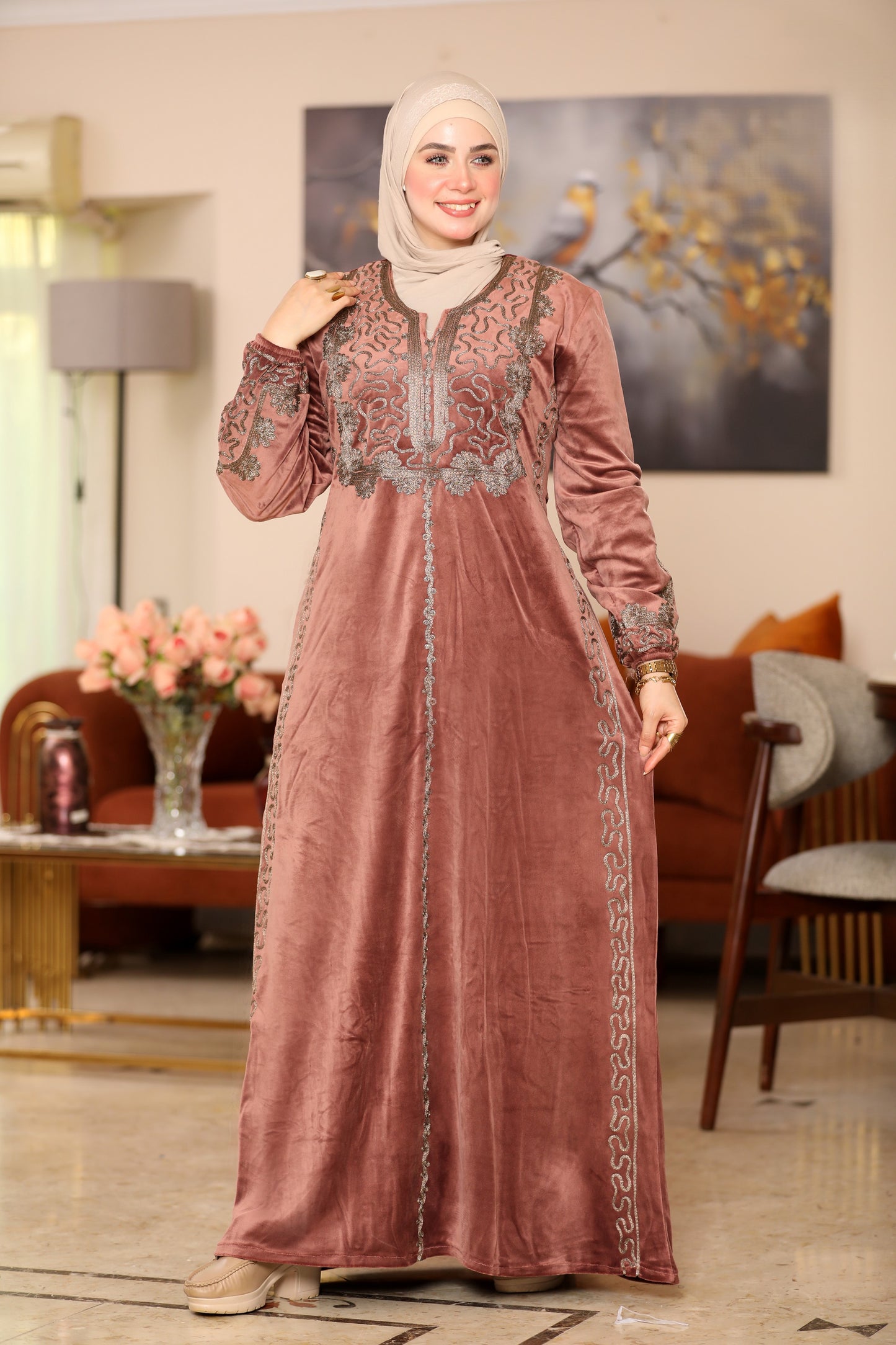 Velvet abaya with hand and wool embroidery