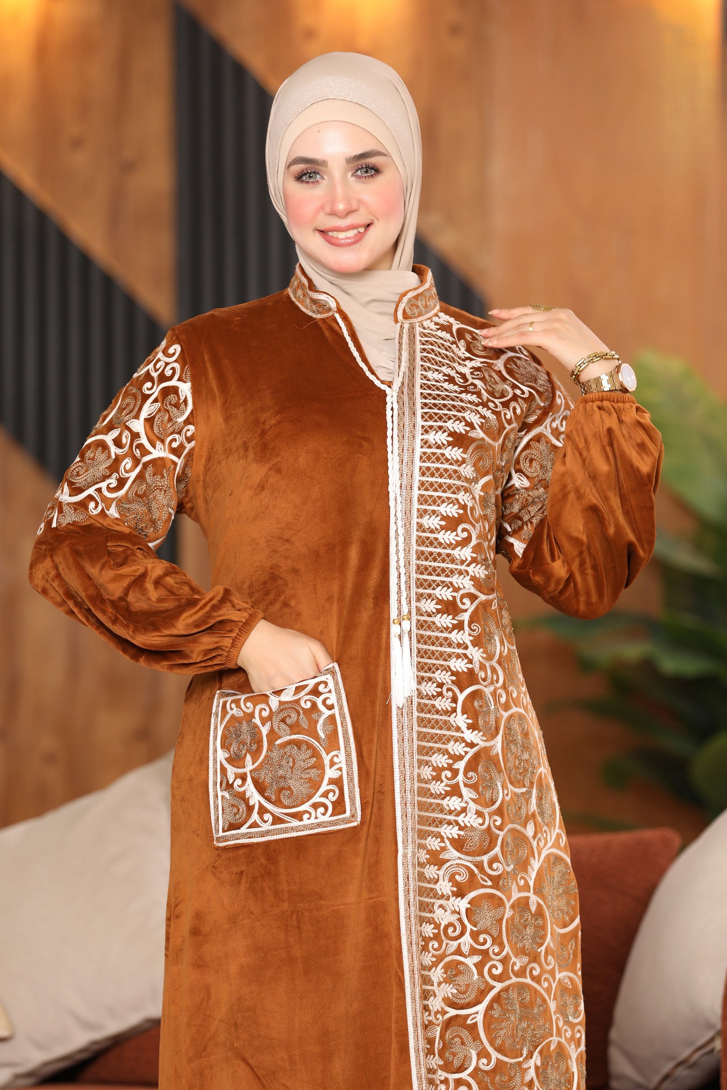 Embroidered velvet abaya with one pocket