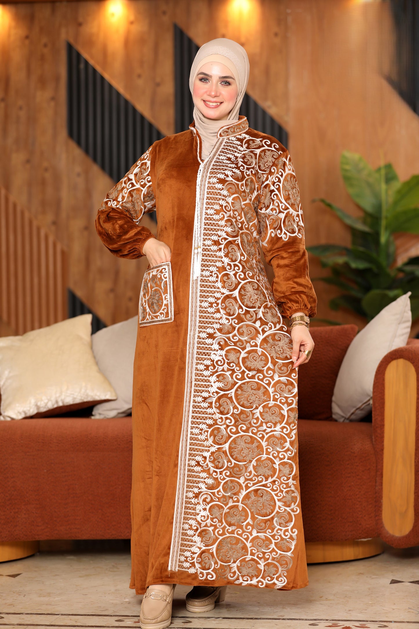 Embroidered velvet abaya with one pocket