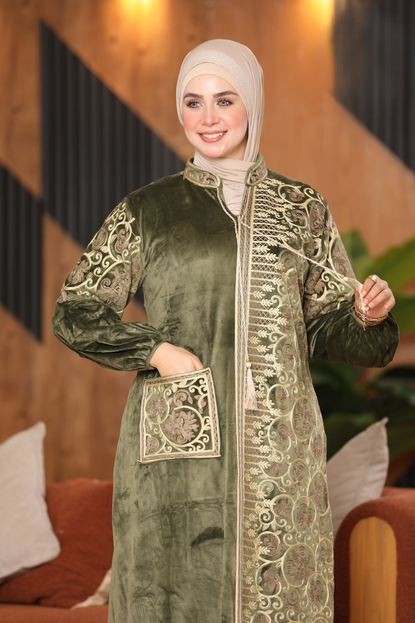 Embroidered velvet abaya with one pocket