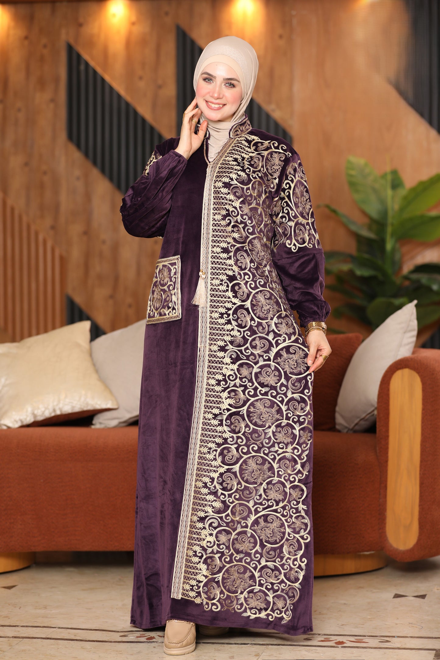 Embroidered velvet abaya with one pocket