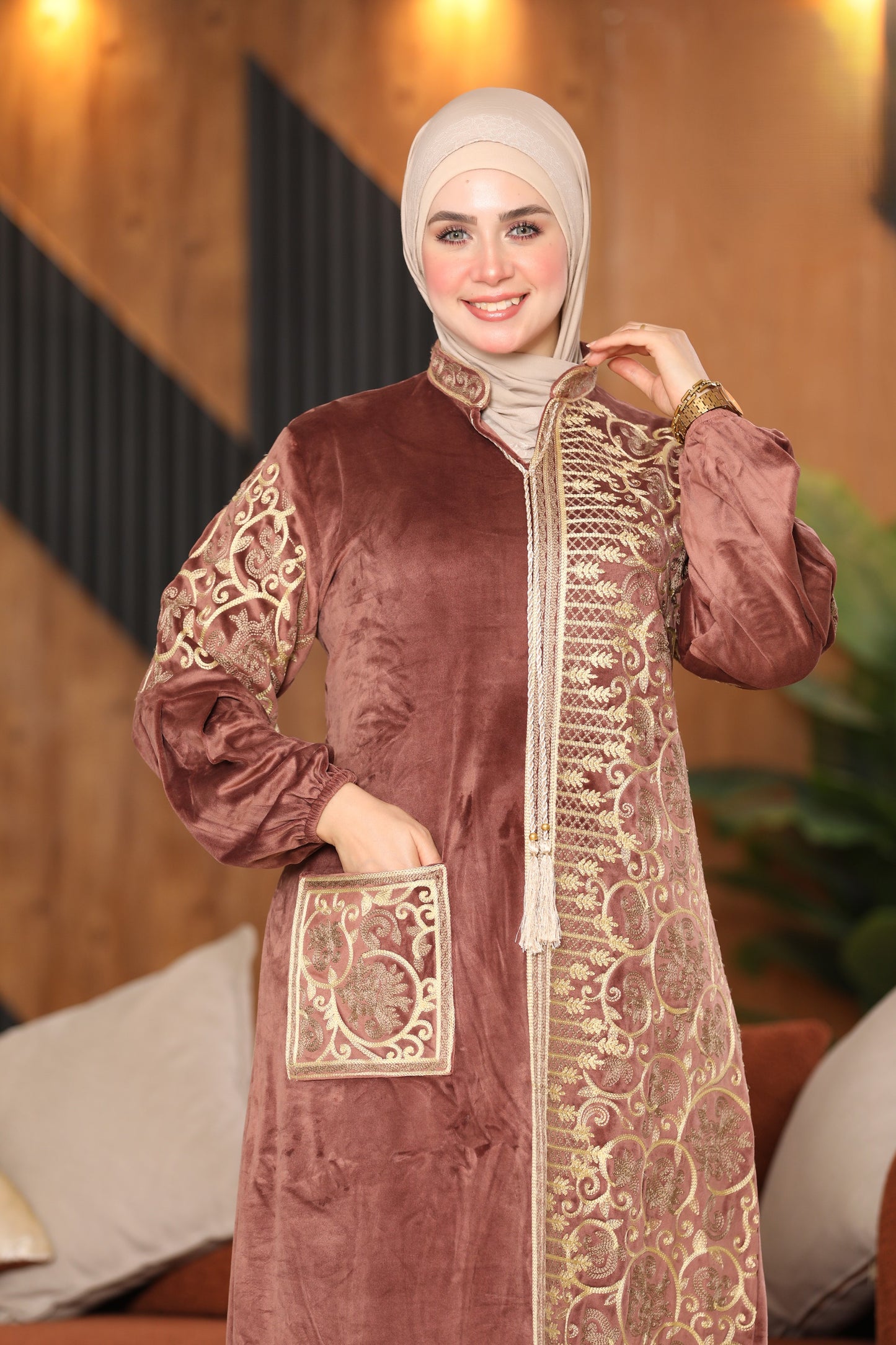 Embroidered velvet abaya with one pocket