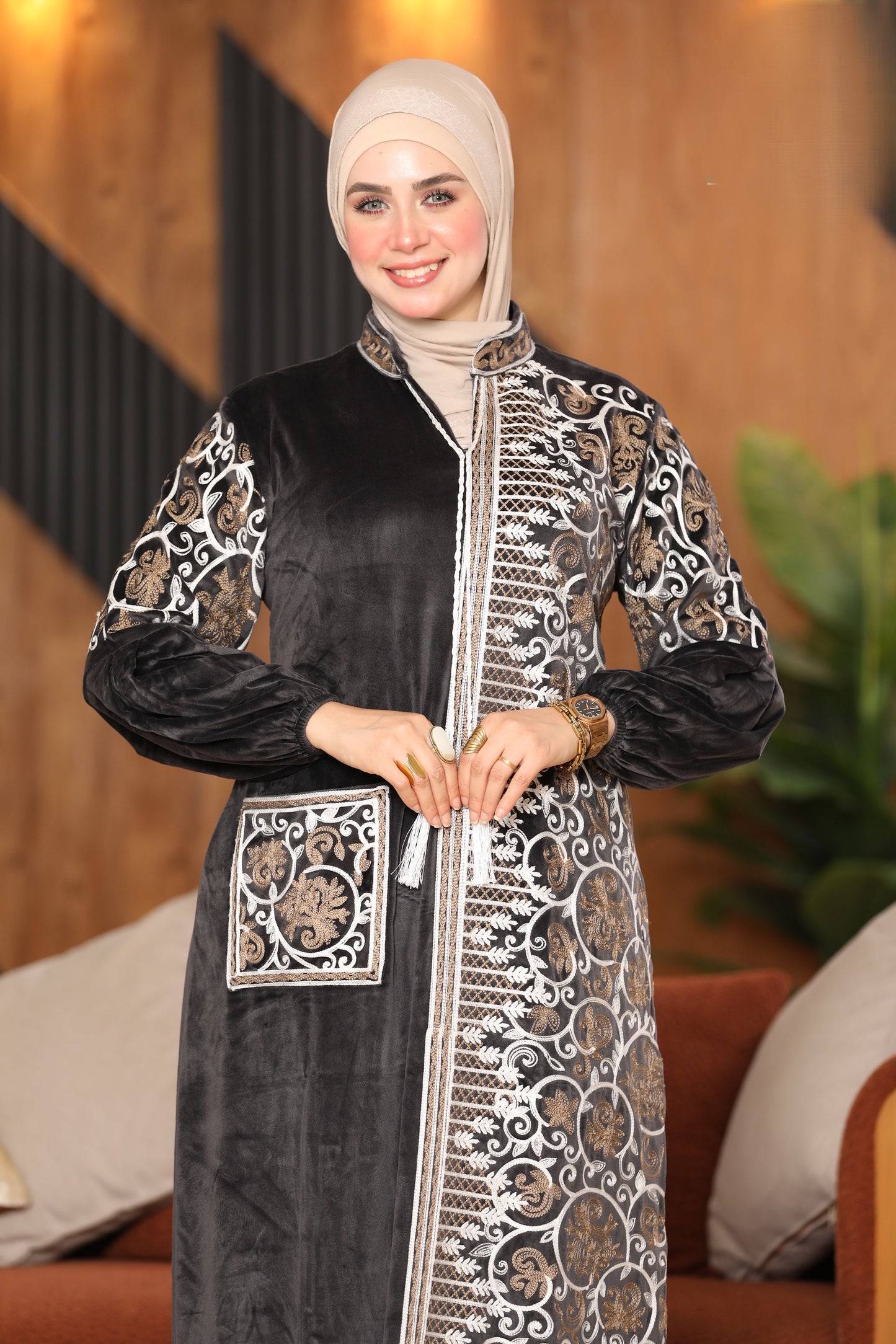 Embroidered velvet abaya with one pocket