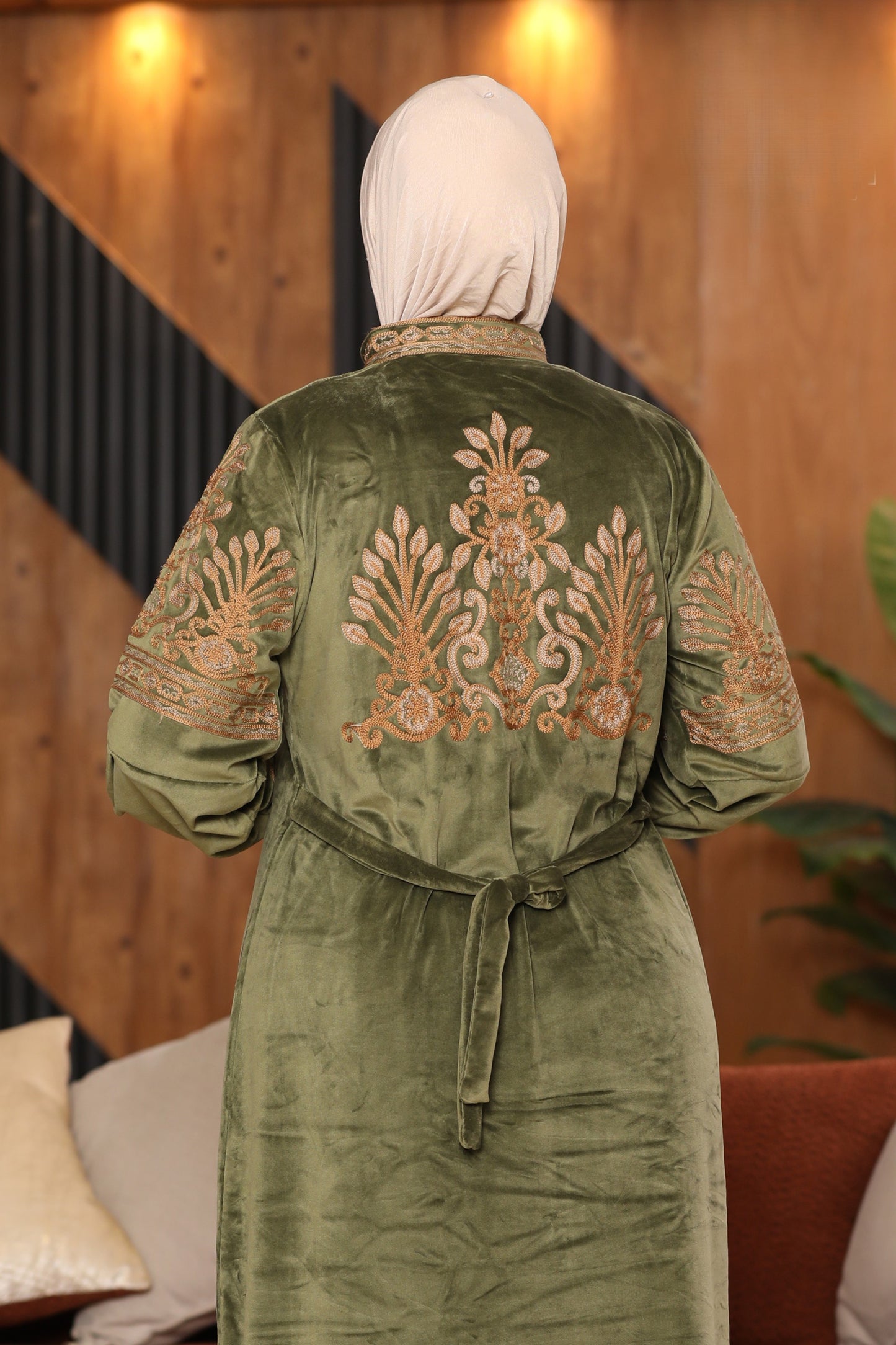 Velvet abaya with embroidered chest and back