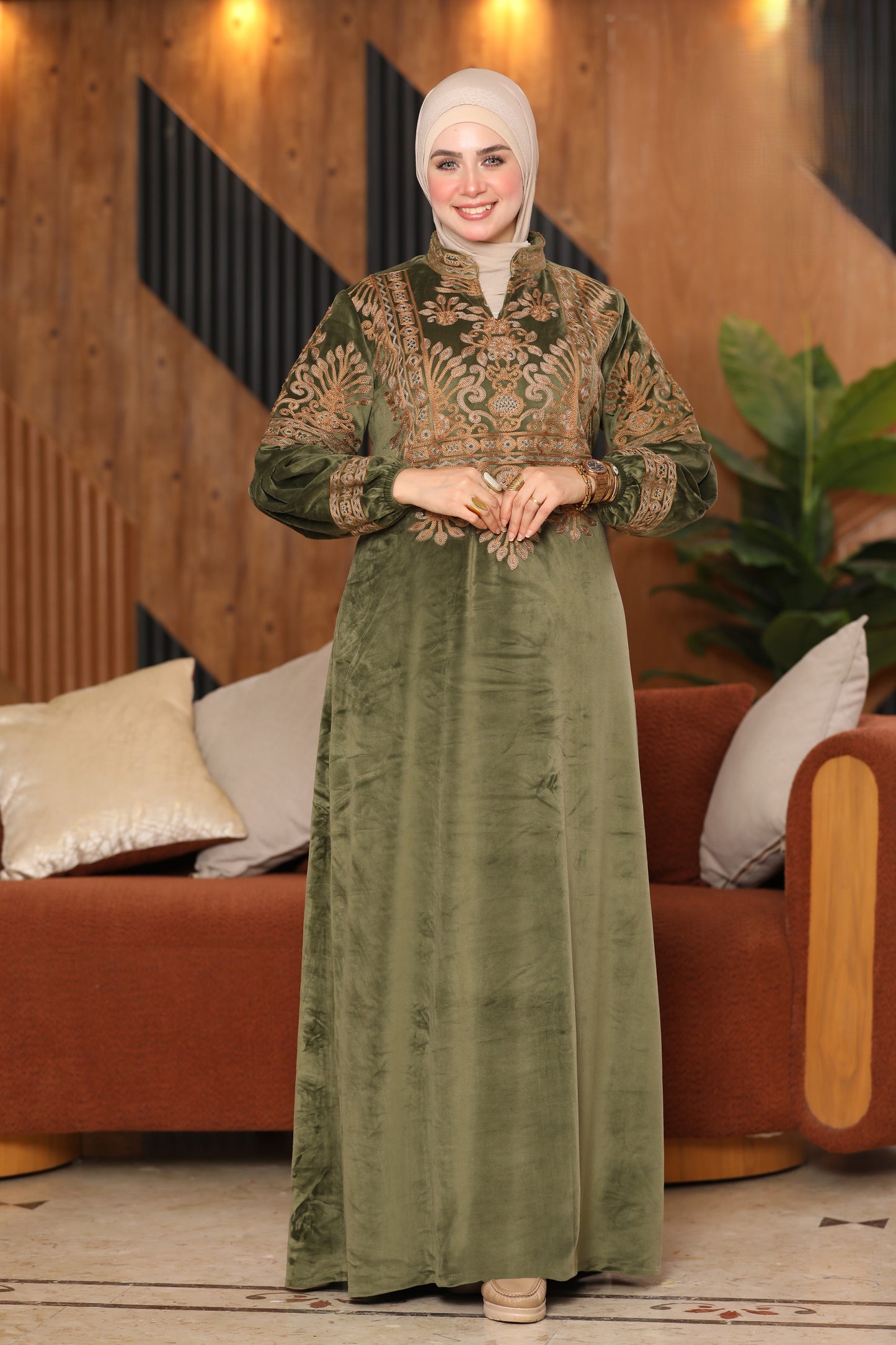 Velvet abaya with embroidered chest and back