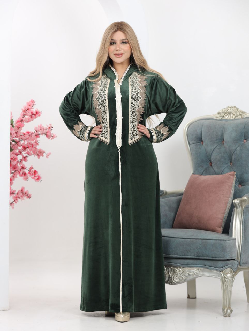 Velvet abaya embroidered with a hood