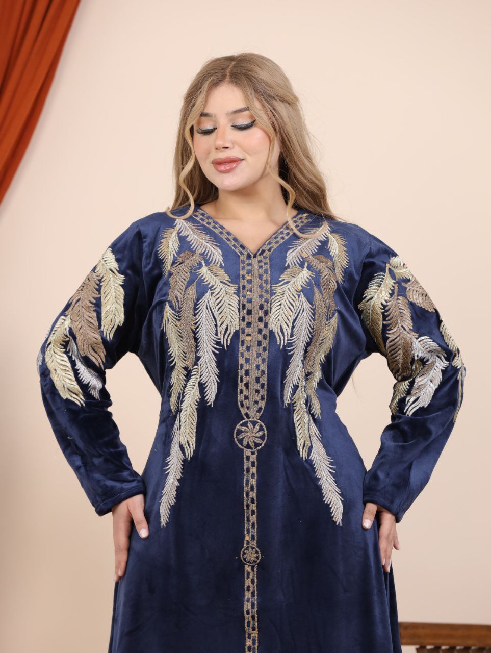 Velvet abaya with feather embroidery
