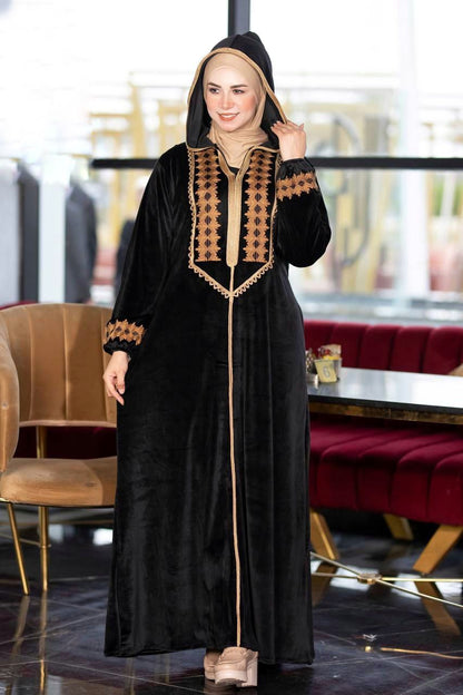 Velvet abaya embroidered with a hood