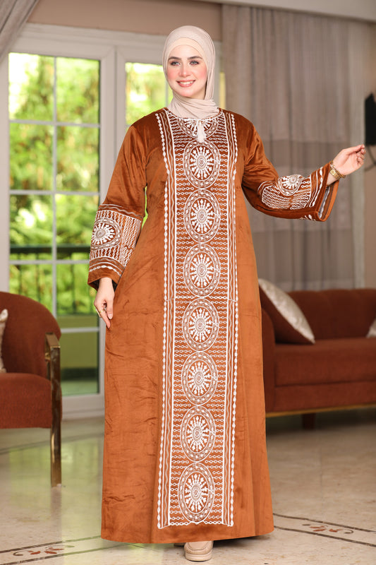 Velvet abaya with lengthwise embroidery