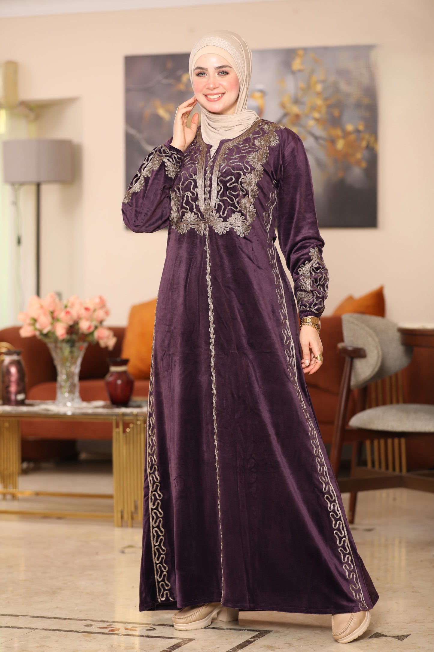 Velvet abaya with hand and wool embroidery