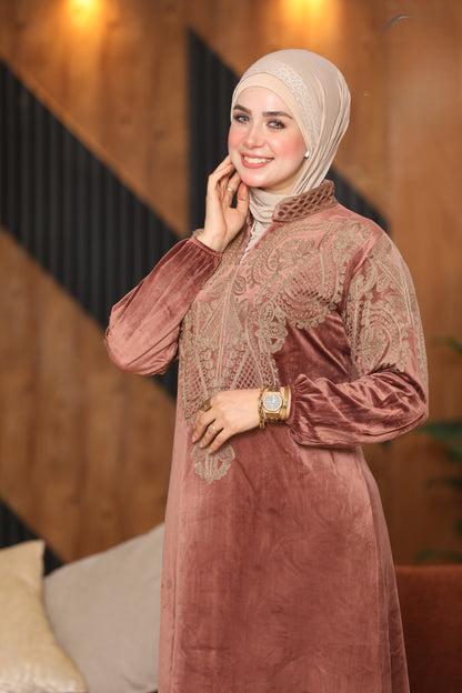 Velvet abaya with collar and embroidery