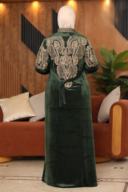 Velvet abaya with collar and embroidery