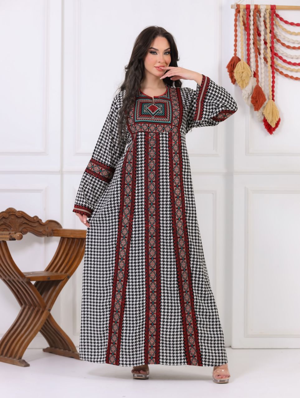 Bayan Black x white
