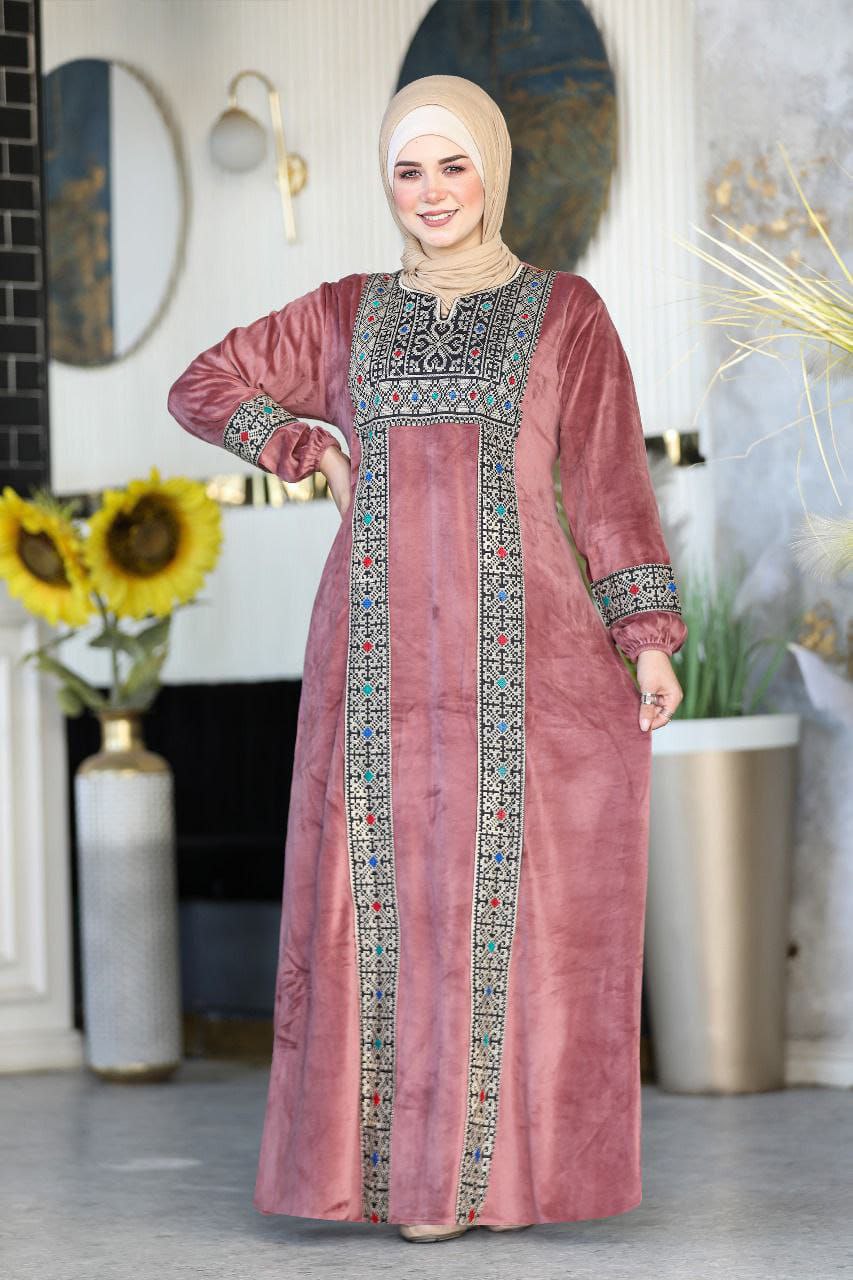Eitamin embroidered velvet abaya
