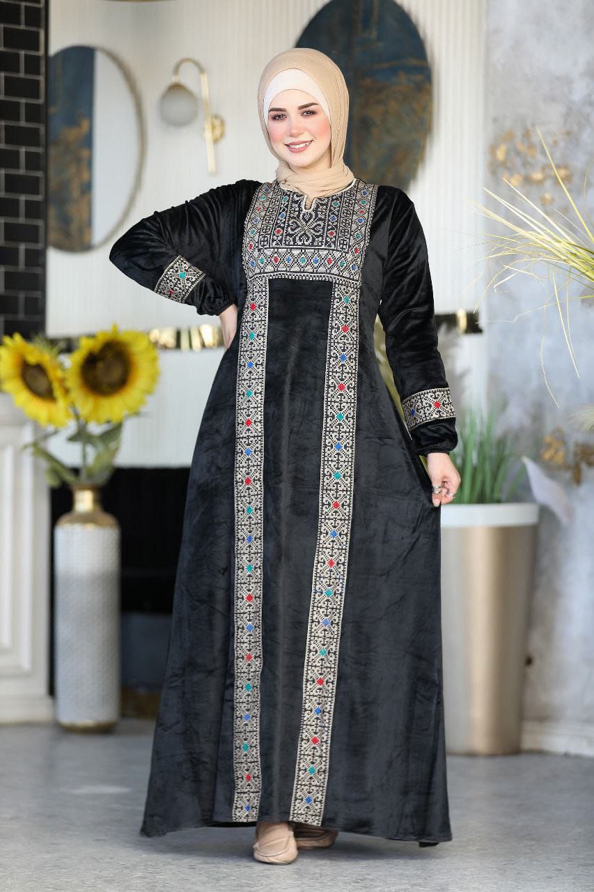 Eitamin embroidered velvet abaya