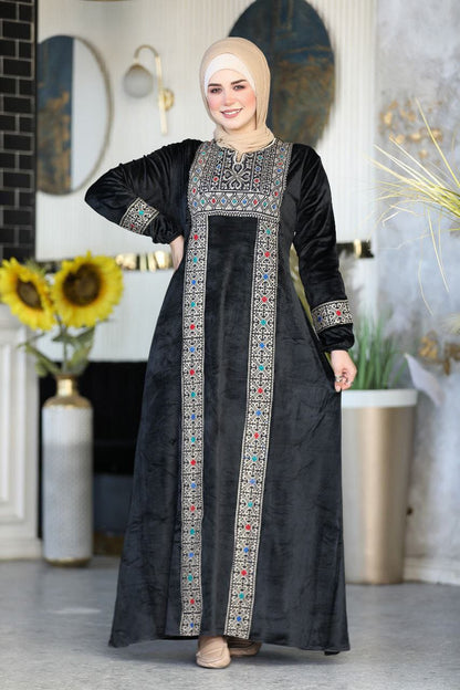 Eitamin embroidered velvet abaya