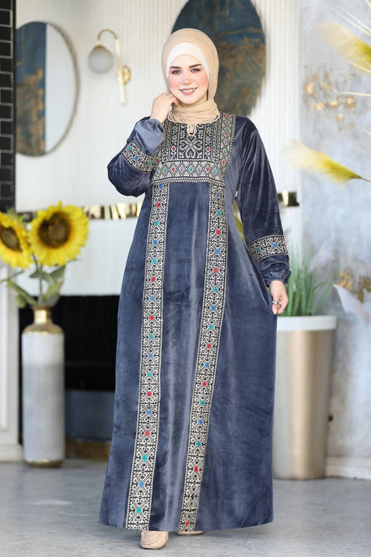 Eitamin embroidered velvet abaya