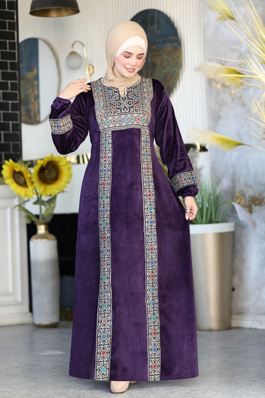 Eitamin embroidered velvet abaya