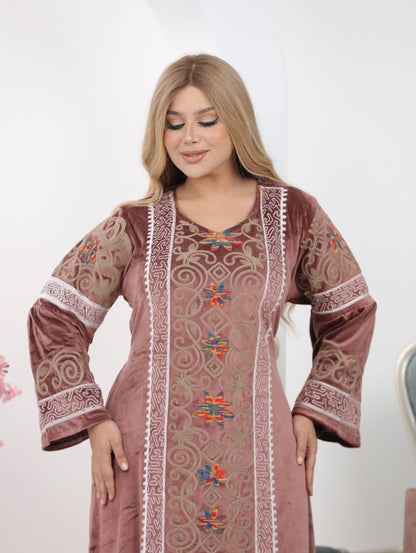 Velvet abaya with lengthwise embroidery