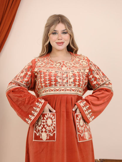 Embroidered velvet abaya with two pockets