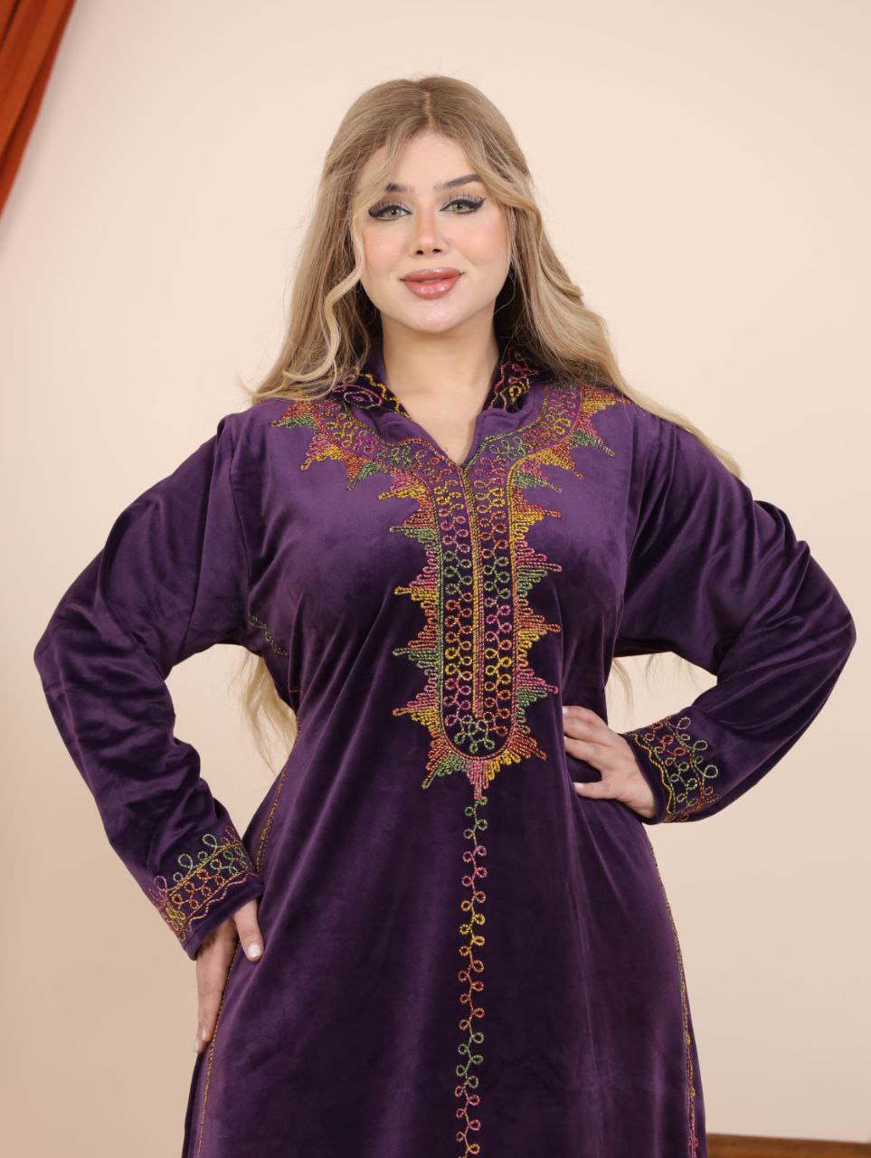 Velvet abaya embroidered with a hood