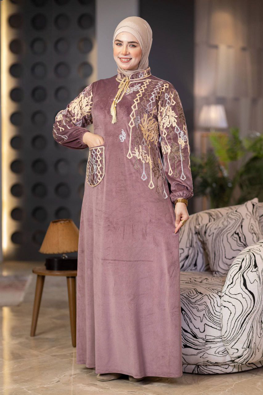 Embroidered velvet abaya with one pocket